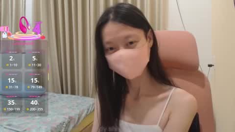 miahchan68 online show from 11.19.25