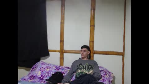 Mia  Sam online show from 02.04.25