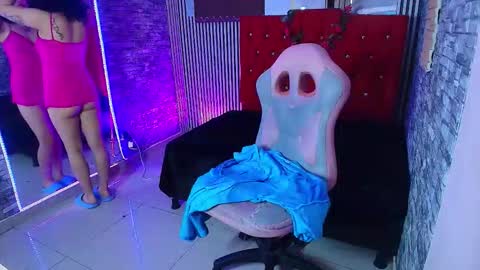 MIA VELEZ online show from 11.21.25