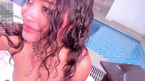 Mia Jonsonn online show from 01.23.25