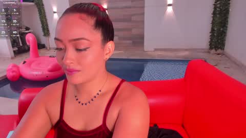 Mia Jonsonn online show from 02.02.25