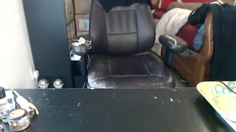 Snapshot of miaking chatting on 10.09.25 Mark online show from 10.09.25