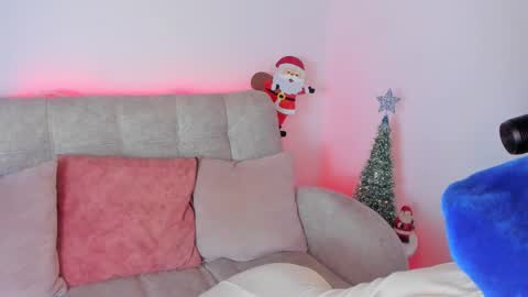 Snapshot of miakris1 chatting on 12.19.24 miakris1 online show from 12.19.24