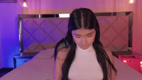Snapshot of mialaurence_ chatting on 07.08.26 Call me Mia online show from 07.08.26