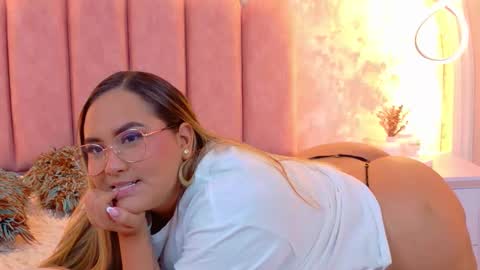 Mia online show from 02.11.26