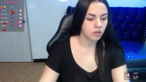 Snapshot of mialover_v chatting on 09.26.25 Hi Stream 1500 to 2100 online show from 09.26.25