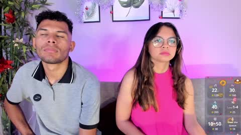 Snapshot of mialuxx chatting on 12.19.24 Mia online show from 12.19.24