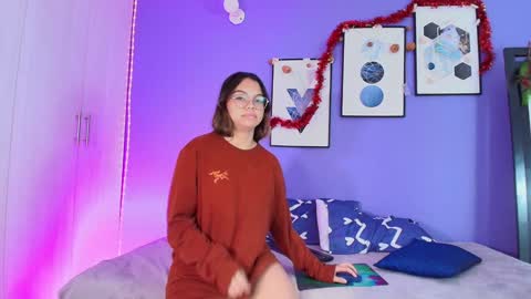 Snapshot of mialuxx chatting on 12.22.24 Mia online show from 12.22.24