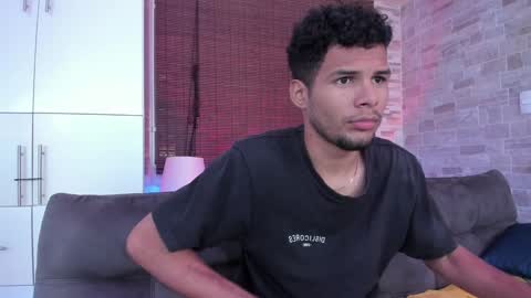 Snapshot of mialuxx chatting on 01.17.25 Mia online show from 01.17.25