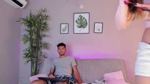 Snapshot of mialuxx chatting on 01.27.25 Mia online show from 01.27.25