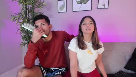 Snapshot of mialuxx chatting on 02.16.25 Mia online show from 02.16.25