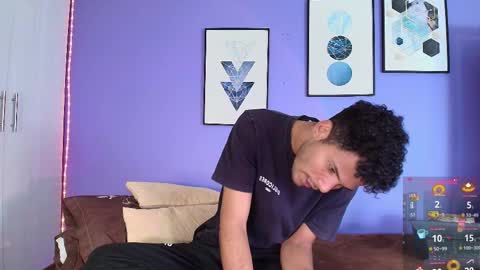 Snapshot of mialuxx chatting on 02.22.25 Mia online show from 02.22.25