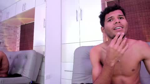 Snapshot of mialuxx chatting on 03.01.25 Mia online show from 03.01.25