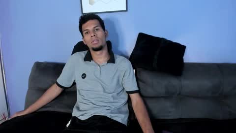 Snapshot of mialuxx chatting on 10.16.25 Mia online show from 10.16.25