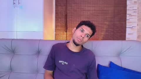 Snapshot of mialuxx chatting on 10.20.25 Mia online show from 10.20.25