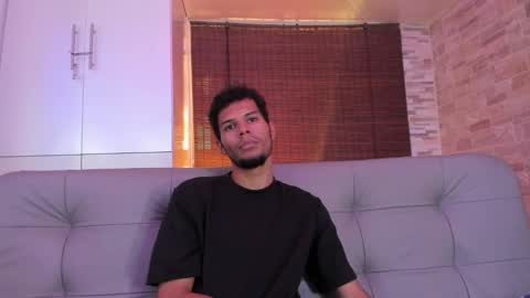 Snapshot of mialuxx chatting on 10.25.25 Mia online show from 10.25.25