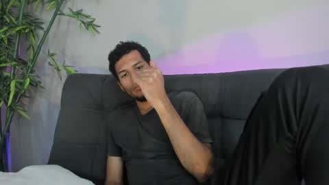 Snapshot of mialuxx chatting on 10.26.25 Mia online show from 10.26.25