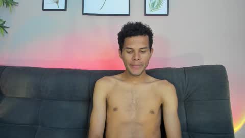 Snapshot of mialuxx chatting on 11.03.25 Mia online show from 11.03.25