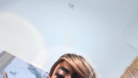 mialuxxi online show from 12.19.25