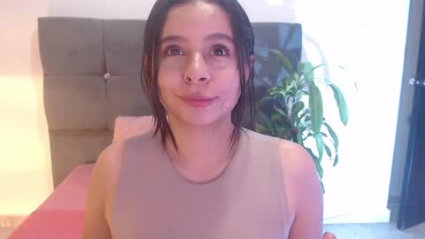 Snapshot of miamackleyn_ chatting on 10.05.25 MIA online show from 10.05.25