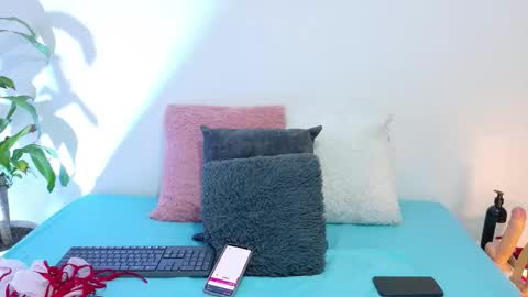 Snapshot of miamackleyn_ chatting on 10.16.25 MIA online show from 10.16.25