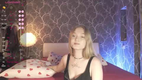 Mia online show from 09.24.25