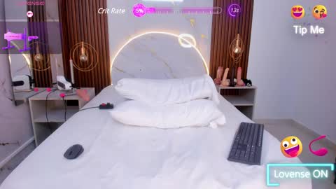 Mia  online show from 12.05.24