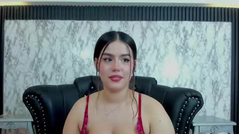 Mia   -5 7001400 Follow  online show from 02.08.25