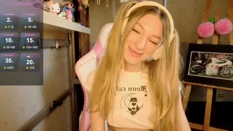 MiaMoon online show from 06.05.26