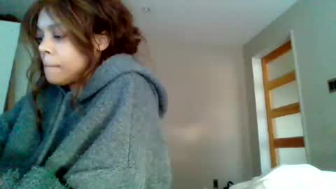 MiaMuffn online show from 12.16.24