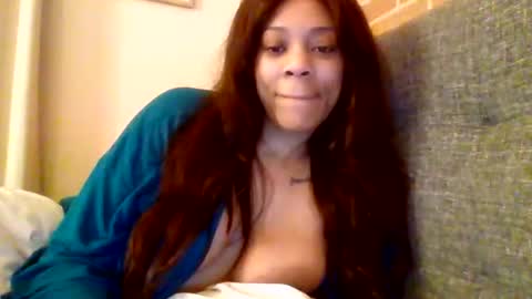 MiaMuffn online show from 04.14.26