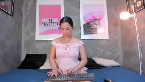 Mia online show from 10.11.25