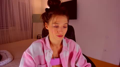 Mia online show from 02.12.26