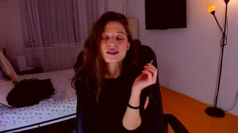 Mia online show from 06.29.26