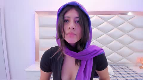Sweetie Mia online show from 01.15.25