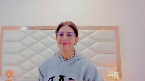 Sweetie Mia online show from 01.20.25