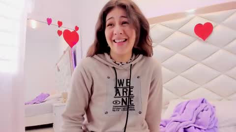 Sweetie Mia online show from 02.14.25