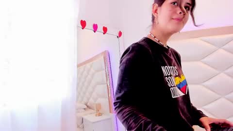 Sweetie Mia online show from 02.19.25
