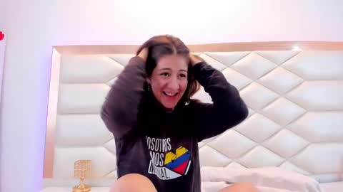 Sweetie Mia online show from 02.19.25