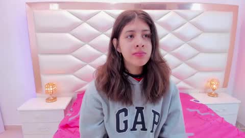 Sweetie Mia online show from 03.08.25