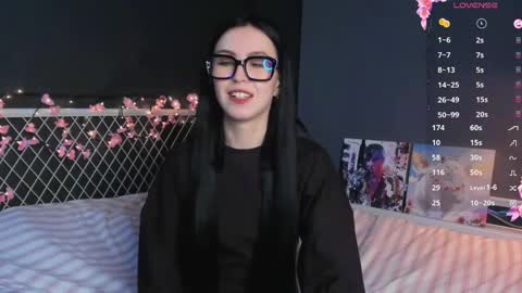 Snapshot of miarielle chatting on 04.11.26 Liz online show from 04.11.26