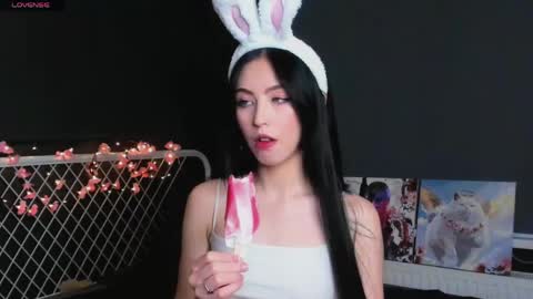 Snapshot of miarielle chatting on 04.19.26 Liz online show from 04.19.26