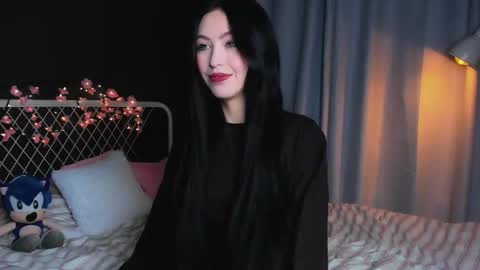 Snapshot of miarielle chatting on 05.10.26 Liz online show from 05.10.26