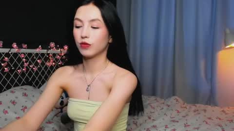 Snapshot of miarielle chatting on 05.18.26 Liz online show from 05.18.26