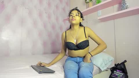 Snapshot of miarivers_ chatting on 11.28.25 MIA online show from 11.28.25