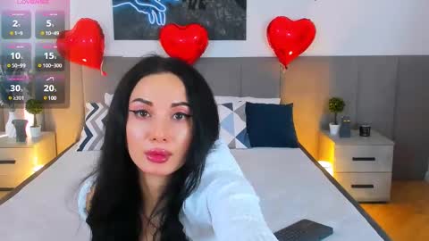 miarommano online show from 02.14.25