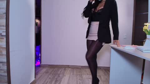 My name is Mia  Please say hello I like to chat with you. If you have requests or dirty talk please use tip online show from 12.10.24