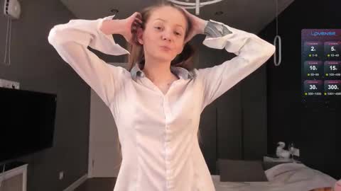 Snapshot of miasana chatting on 10.15.25 Mia online show from 10.15.25