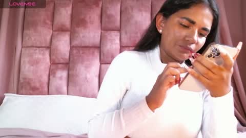 miasaandovaal 22 online show from 02.01.25