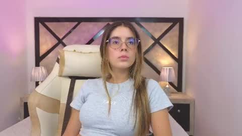 Snapshot of miasilverr chatting on 06.19.26 Mia online show from 06.19.26